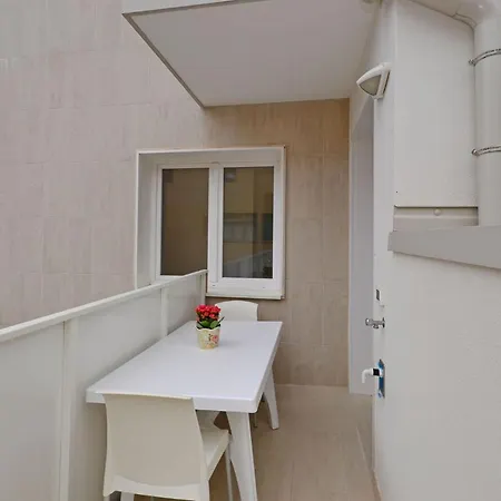 Seaside Escape For A Relaxing Apartment *