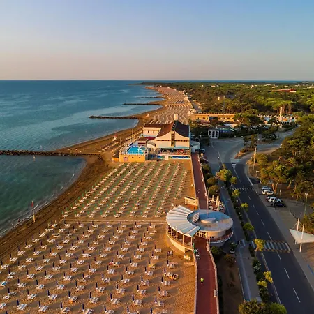 Seaside Escape For A Relaxing Apartment Lignano Sabbiadoro